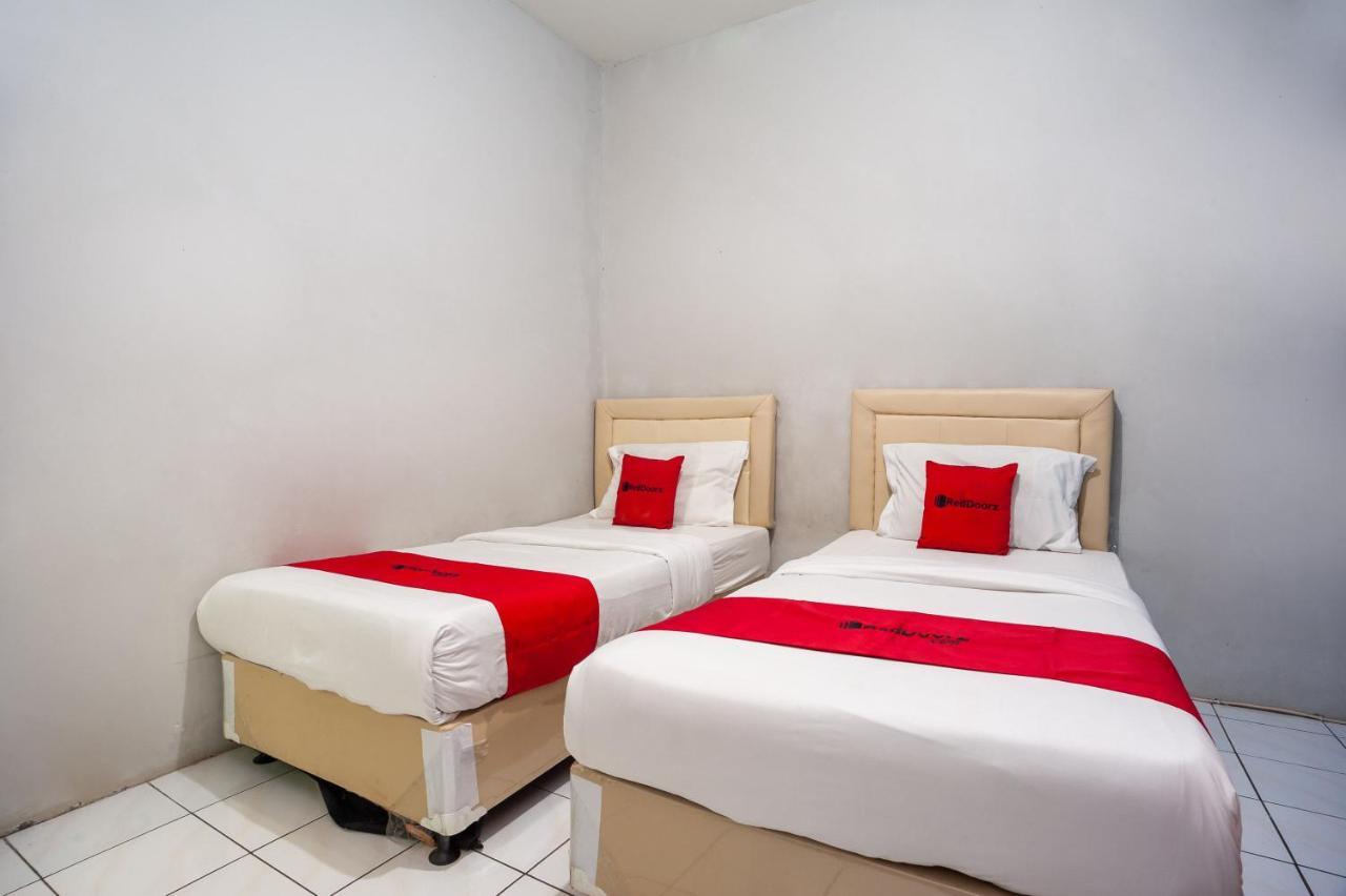 เรดดอร์ซ ชาเรียะห์ แอต เบจิ เดป็อก Hotel ภายนอก รูปภาพ