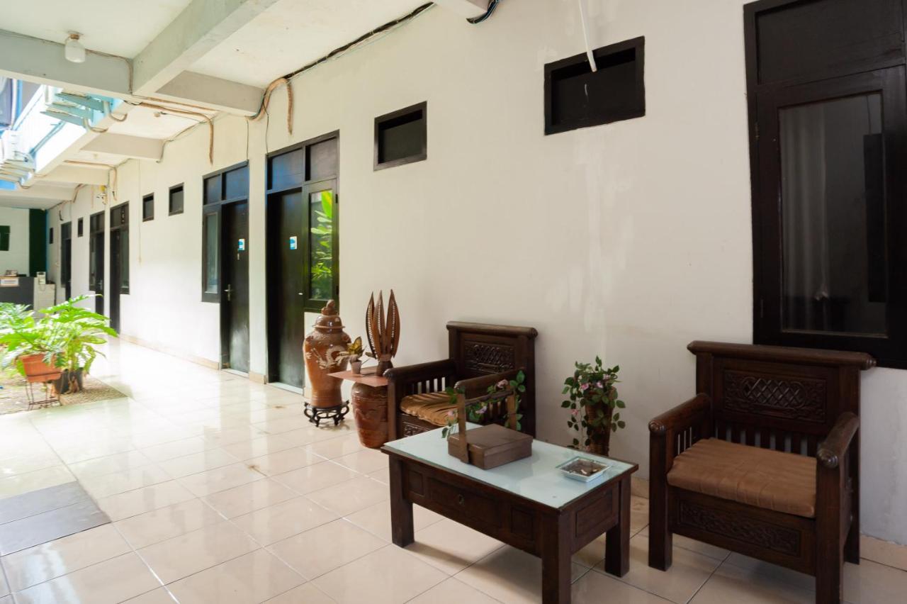 เรดดอร์ซ ชาเรียะห์ แอต เบจิ เดป็อก Hotel ภายนอก รูปภาพ