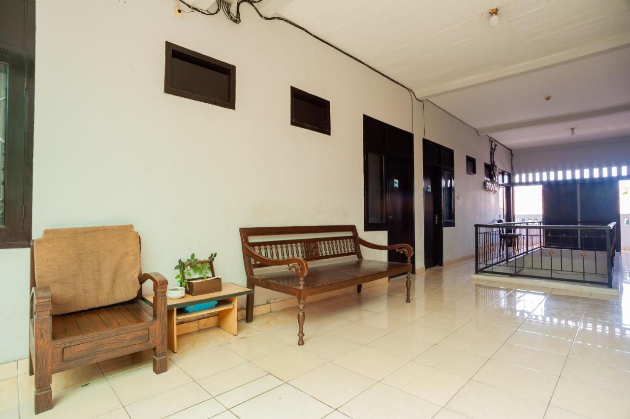 เรดดอร์ซ ชาเรียะห์ แอต เบจิ เดป็อก Hotel ภายนอก รูปภาพ